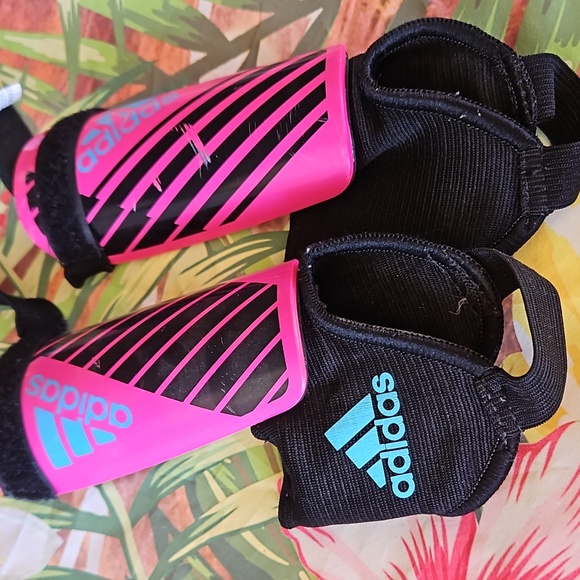 A1) Adidas shin guards - Picture 4 of 4